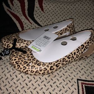 NWT Crocs Kadee Cheetah Flats
